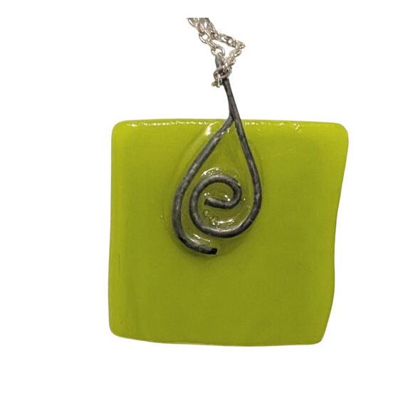 Green Fused Glass Heart Pendant & 18K White Gold-Plated Chain 17 inches - Picture 2 of 5